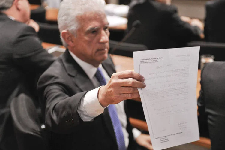 
	Rubens Bueno: &quot;Este atestado m&eacute;dico foi adulterado, tem que apurar isso&quot;, disse l&iacute;der do PPS
 (Jefferson Rudy/Agência Senado)