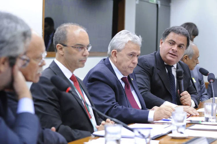 
	CPI do Carf: o ex-servidor da Receita Eduardo Cerqueira e o advogado Jeferson Salazar apenas se declararam inocentes e se recusaram a responder perguntas dos parlamentares
 (Divulgação / Câmara dos Deputados)