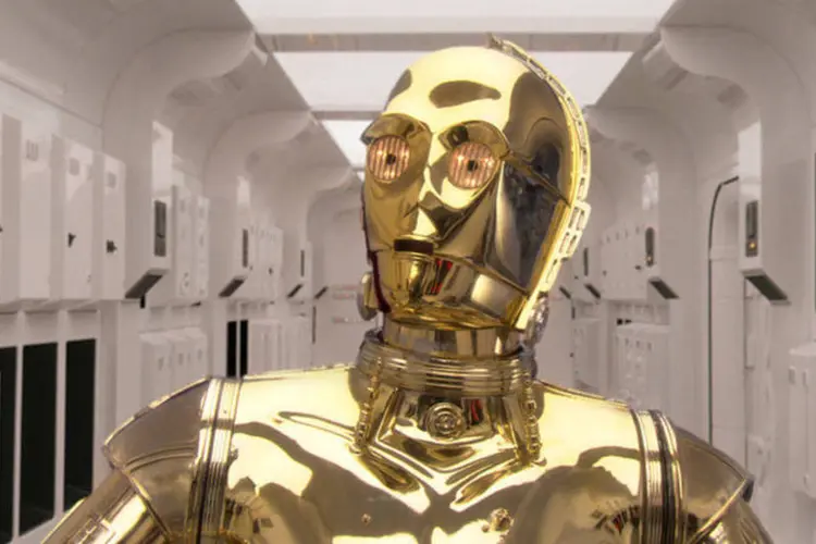 
	C-3PO, ciborgue do filme &quot;fluente em seis milh&otilde;es de l&iacute;nguas&quot;: novidade &eacute; o idioma fict&iacute;cio Aurebesh
 (Reprodução/Youtube)