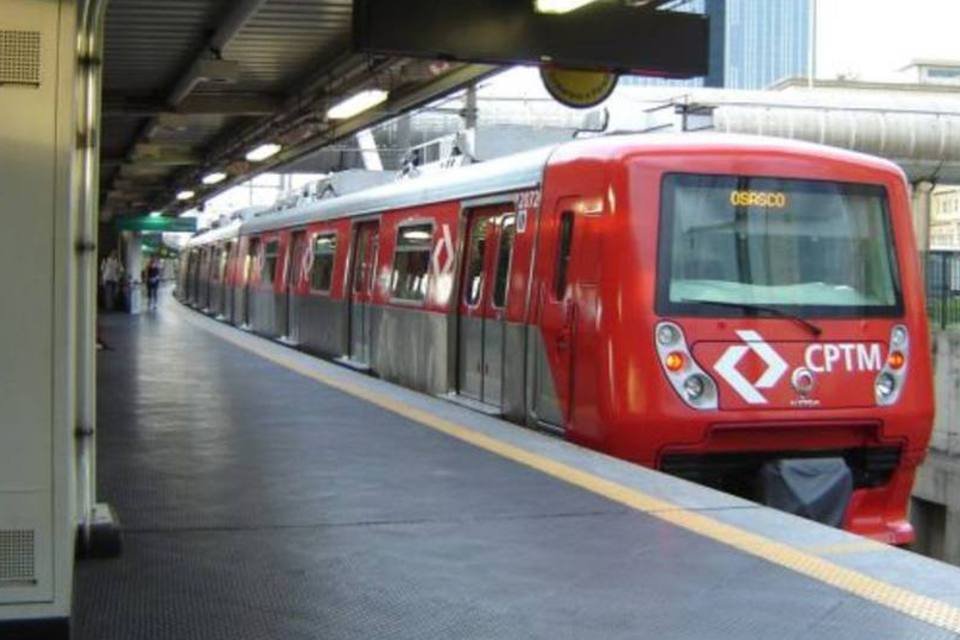 Princípio de incêndio paralisa trens em São Paulo