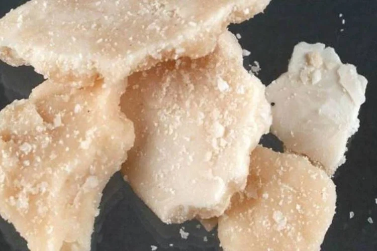 
	Crack: Em uma das ocorr&ecirc;ncias,&nbsp;foram encontradas dezenas de frascos com coca&iacute;na e crack no ve&iacute;culo
 (Wikimedia Commons)