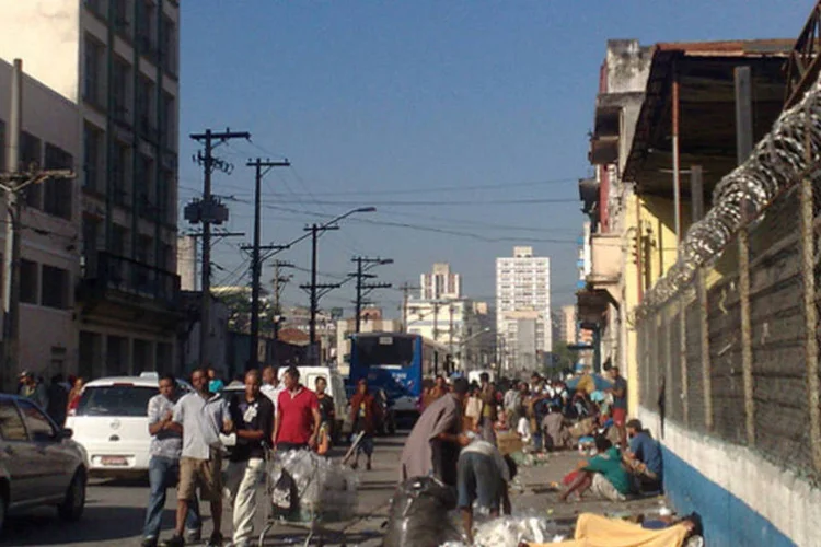 
	Cracol&acirc;ndia: a &aacute;rea, marcada por intenso tr&aacute;fico e consumo de drogas, ser&aacute; o foco da a&ccedil;&atilde;o planejada pelo governo
 (Cátia Toffoletto/Flickr)