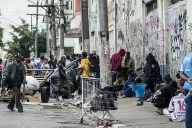 Usuários de crack em rua da Cracolândia, em São Paulo (Marcelo Camargo/ABr/Agência Brasil)