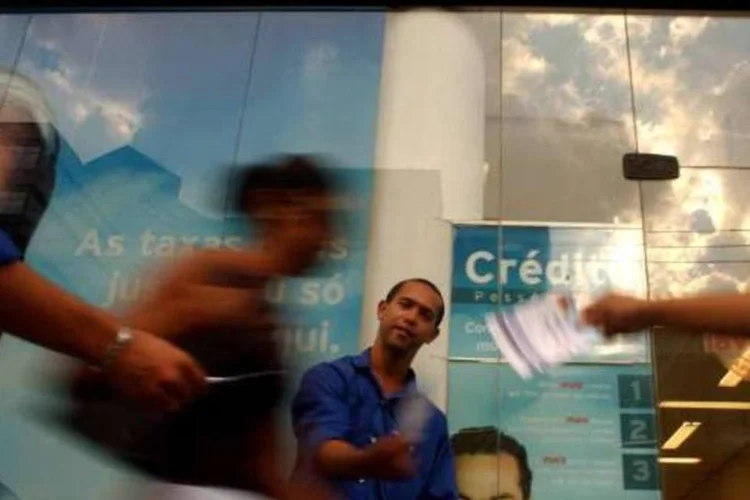 
	No acumulado do ano at&eacute; outubro, a demanda do consumidor por cr&eacute;dito ainda cai 4,3% sobre igual per&iacute;odo do ano passado
 (Roberto Setton/EXAME)