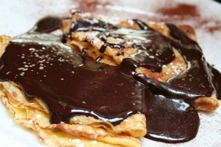 Ideia de trabalhar com crepes surgiu quando Wilson conheceu a receita do crepe francês. Ele decidiu, então, testar a receita até acertar o ponto da massa do crepe (Wikimedia Commons)