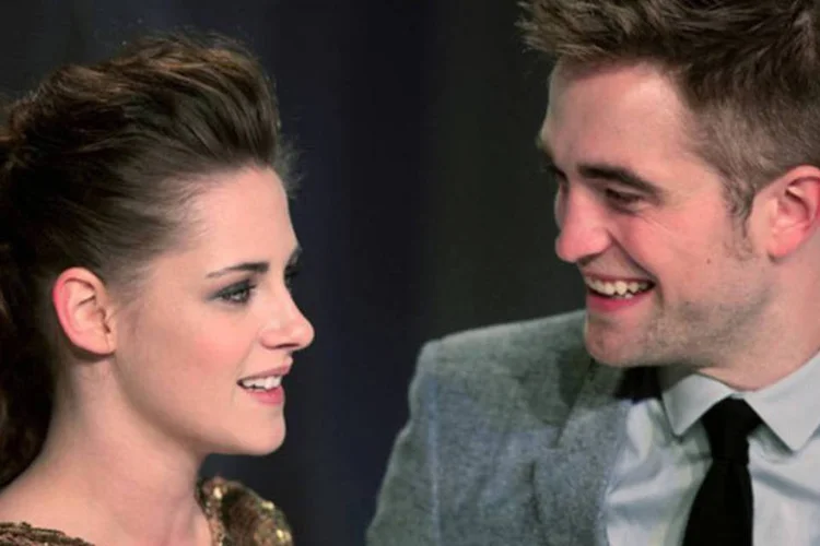 
	Os atores americanos Robert Pattinson e Kristen Stewart , de &quot;Crep&uacute;sculo&quot;:&nbsp;&quot;Battleship - A Batalha dos Mares&quot; tamb&eacute;m foi lembrado com sete indica&ccedil;&otilde;es
 (AFP/ Frederic Lafargue)