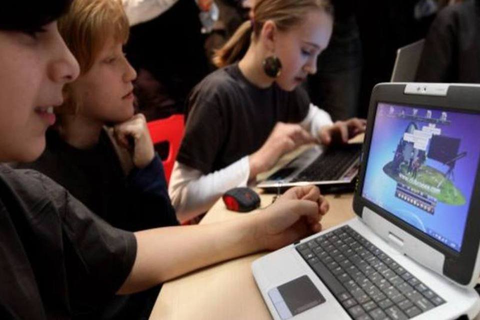 Crianças usando computadores (Getty Images/Getty Images)