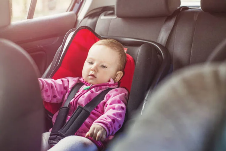 
	No carro: uma crian&ccedil;a esquecida dentro de um autom&oacute;vel pode ter queimaduras, paradas card&iacute;acas e respirat&oacute;rias
 (Thinkstock)