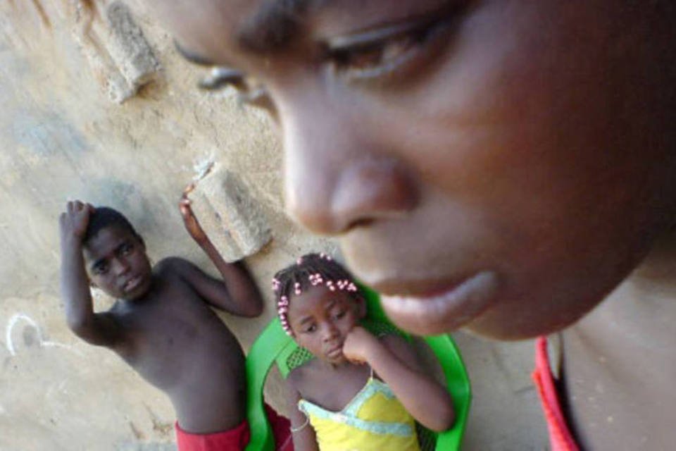 Angola esconde crianças de rua para comemorar independência