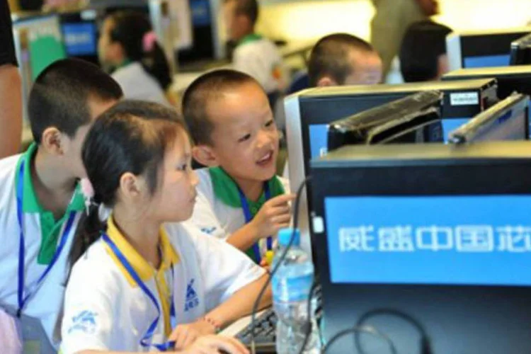 A China é o país com o maior número de internautas, com 420 milhões (Arquivo)
