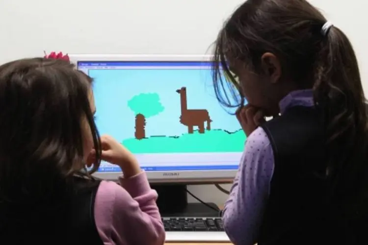Pela pesquisa, 58% das crianças sabem jogar jogos no computador. O uso deve ser monitorado, segundo especialistas (Andreas Rentz/EXAME.com)