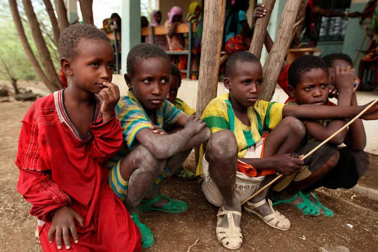 
	Crian&ccedil;as africanas: al&eacute;m disso, outros 1 milh&atilde;o de menores est&atilde;o presos em zonas de dif&iacute;cil acesso
 (Tiksa Negeri / Reuters)