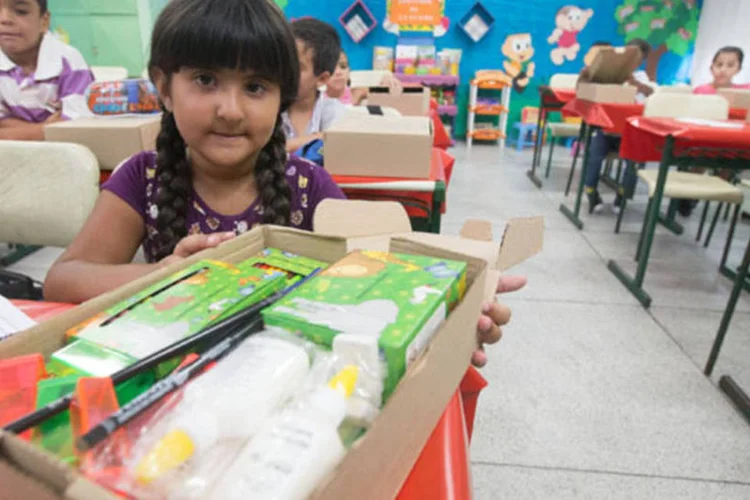 
	Crian&ccedil;as em escola em S&atilde;o Paulo: n&uacute;mero de analfabetos no Brasil deve cair para 12,9 mil em 2015, segundo a Unesco
 (A2 Fotografia / José Luís da Conceição)