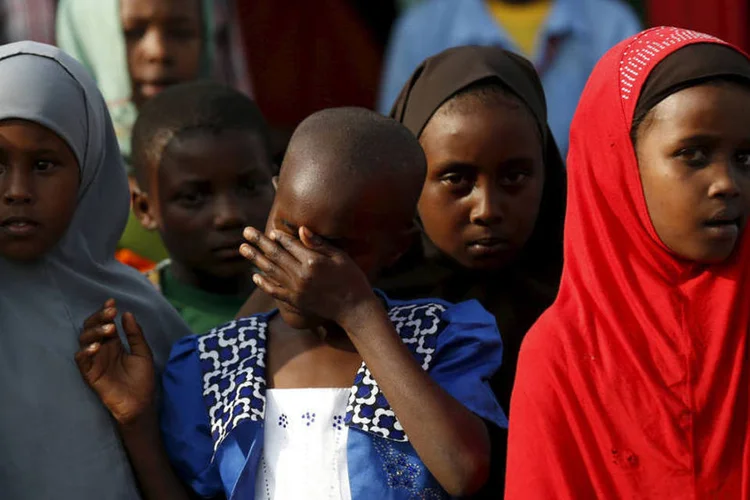 
	Crian&ccedil;as: &quot;Comecei a lutar porque n&atilde;o tinha outra escolha. Era matar ou esperar que me matassem&quot;
 (Thomas Mukoya / Reuters)