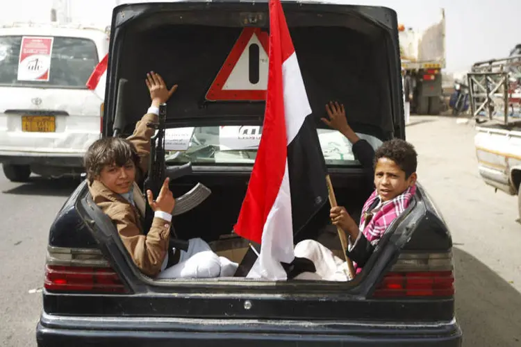 
	I&ecirc;men: o I&ecirc;men, pa&iacute;s pobre da pen&iacute;nsula ar&aacute;bica, registra um cen&aacute;rio de caos desde a entrada, em setembro de 2014, na capital Sanaa de rebeldes huthis vinculados com o Ir&atilde;, pa&iacute;s xiita
 (Mohamed al-Sayaghi / Reuters)