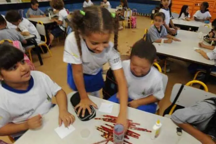 
	Crian&ccedil;as na sala de aula: entre os itens de destaque do IGS, v&aacute;rios representantes da parte de Educa&ccedil;&atilde;o
 (Marcello Casal Jr./AGÊNCIA BRASIL)