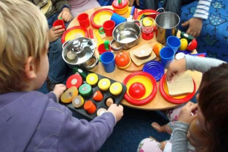 
	Crian&ccedil;as brincam em creche: o custo m&eacute;dio de uma escola de tempo integral para uma crian&ccedil;a supera os 14 por cento da mediana dos sal&aacute;rios de um casal em alguns estados
 (Getty Images)
