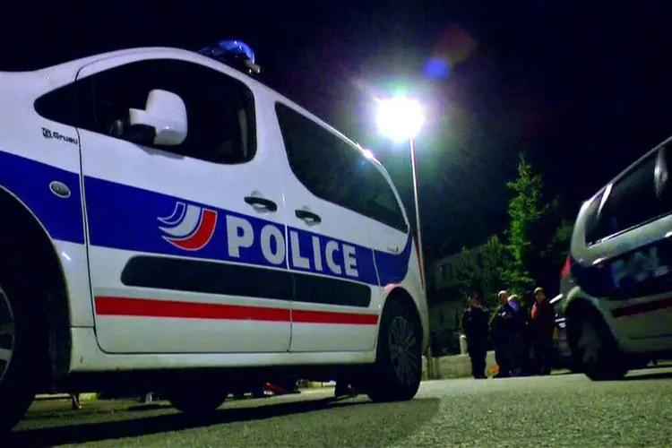Carro de polícia na França: uma fonte policial disse que o motorista morava em um bairro vizinho a Sept-Sorts (foto/Reuters)