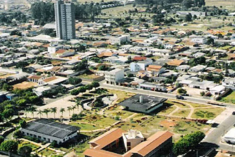 Cristalina (GO): estima-se que o condutor que atropelou manisfestantes na cidade estivesse dirigindo a mais de 140 quilômetros por hora (Collemes/Wikimedia Commons)