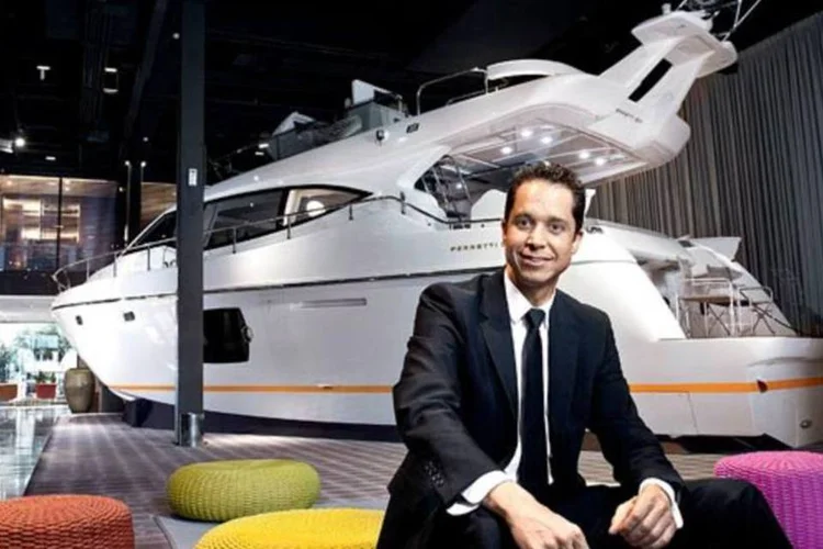 O corretor Cristiano Piquet: golfe e passeio de iate para conquistar os clientes  (Germano Lüders/EXAME.com)