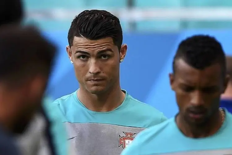 Cristiano Ronaldo em treino da seleção da Portugal, se preparando para enfrentar o time da Alemanha (REUTERS/Dylan Martinez/Reuters)