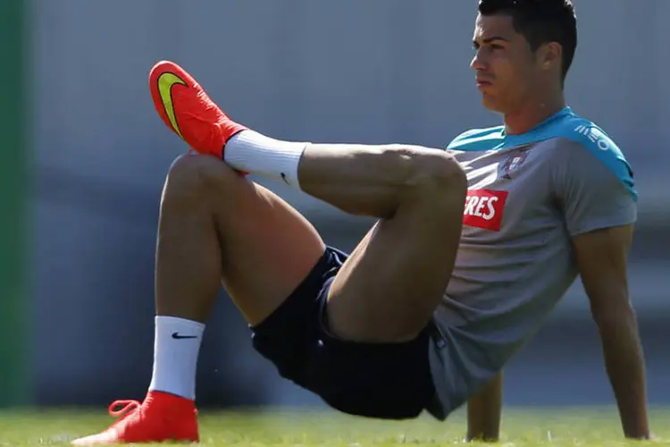 O atacante português Cristiano Ronaldo: jogador disse que está 100% (Eduardo Munoz/Reuters)