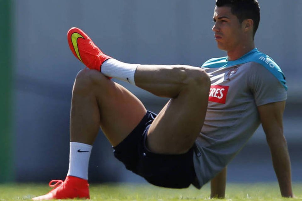 Cristiano Ronaldo treina e afasta chance de corte