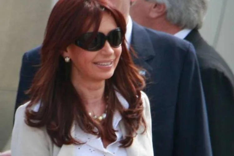 Cristina, de 58 anos, recebeu alta nesta terça-feira. Ela foi operada no início do mês para retirada de um tumor na tireóide, que depois foi constatado que era benigno (Scott Olson/Getty Images)