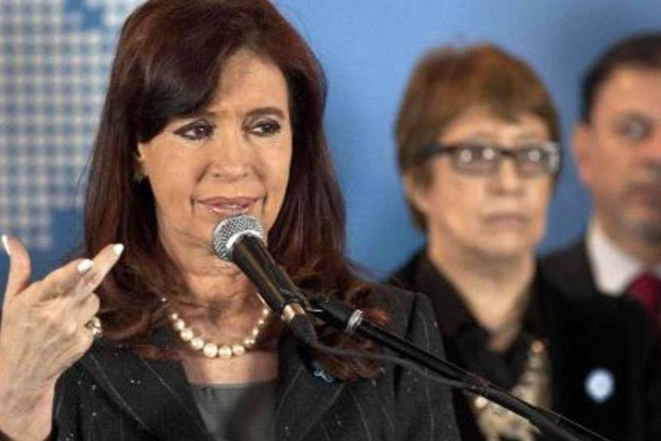 Cristina Kirchner suspende viagem por problema na garganta