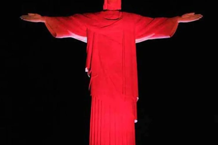 Cristo Redentor com iluminação em LED: luzes do monumento serão apagadas (Divulgação)