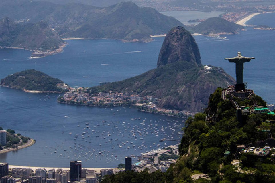 Rio tem mar com ressaca e ondas de 6 metros