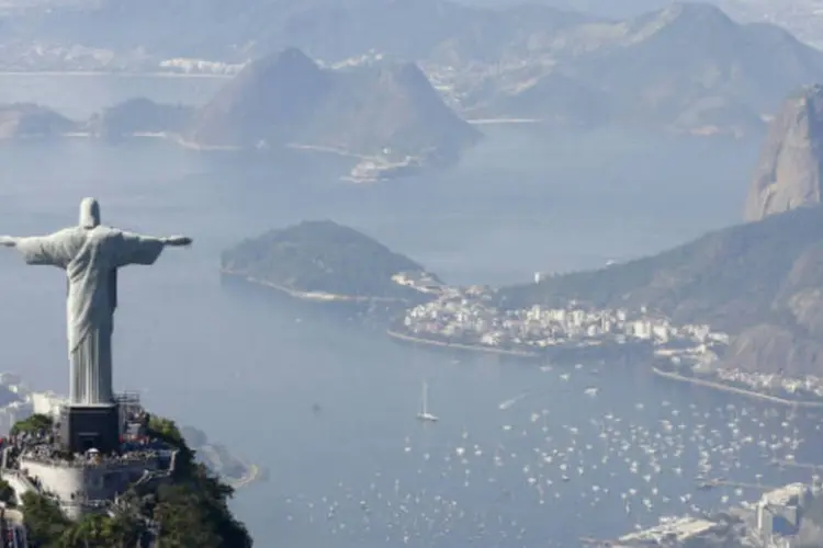 
	O Cristo Redentor, no Rio de Janeiro: a a&ccedil;&atilde;o faz parte da campanha internacional &ldquo;Cora&ccedil;&atilde;o Azul&rdquo;
 (Ricardo Moraes/Reuters)