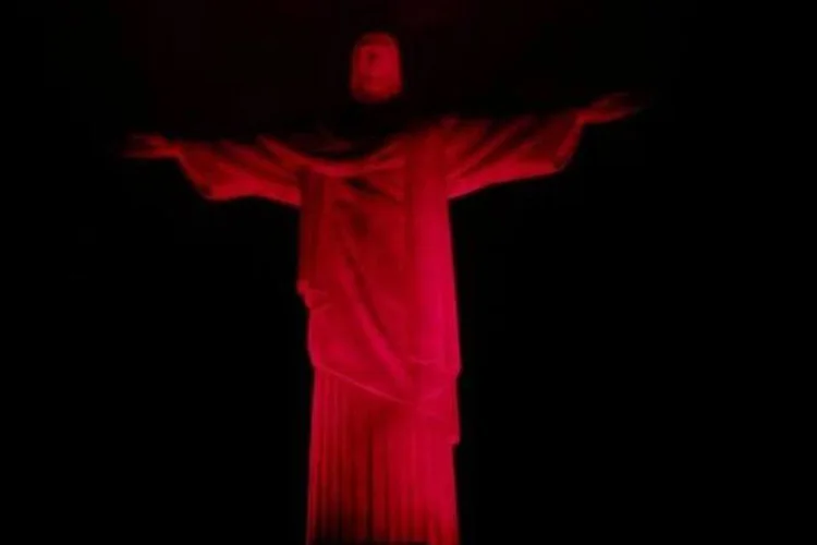 
	Cristo Redentor iluminado de rosa no Movimento Outubro Rosa: objetivo &eacute; lembrar a popula&ccedil;&atilde;o a respeito da import&acirc;ncia do exame peri&oacute;dico de mamografia
 (Leonardo Marinho/Contigo)