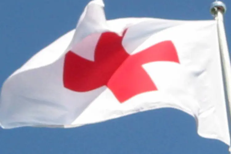 
	Bandeira da Cruz Vermelha: A Federa&ccedil;&atilde;o, que re&uacute;ne 189 na&ccedil;&otilde;es, informou que mais de 1.500 volunt&aacute;rios e 300 funcion&aacute;rios da Cruz Vermelha nepalesa trabalham contra o tempo no resgate de mortos e feridos
 (Wikimedia Commons/Wikimedia Commons)