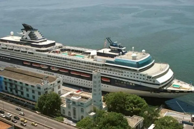 De sábado até terça-feira, data oficial do carnaval, 22 navios devem atracar no porto (Divulgação)