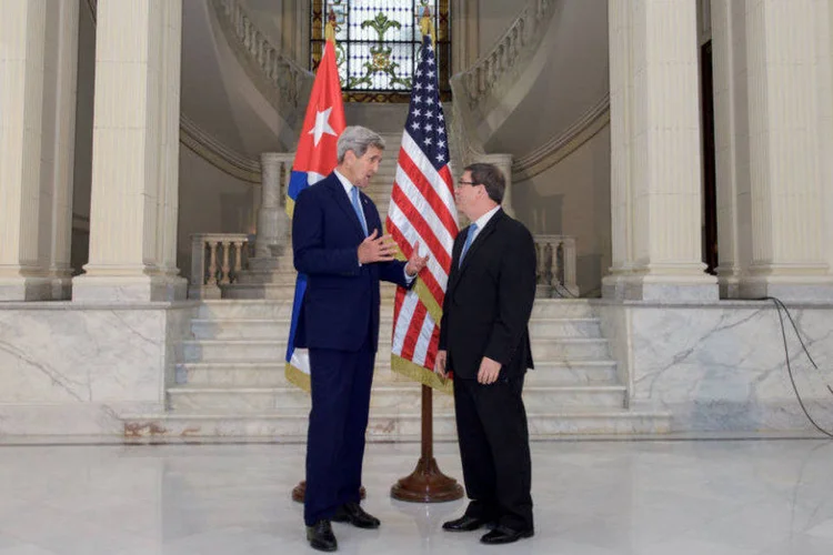 
	Chanceler cubano, Bruno Rodr&iacute;guez, em entrevista coletiva com o secret&aacute;rio de Estado dos EUA, John Kerry
 (U.S. Department of State)