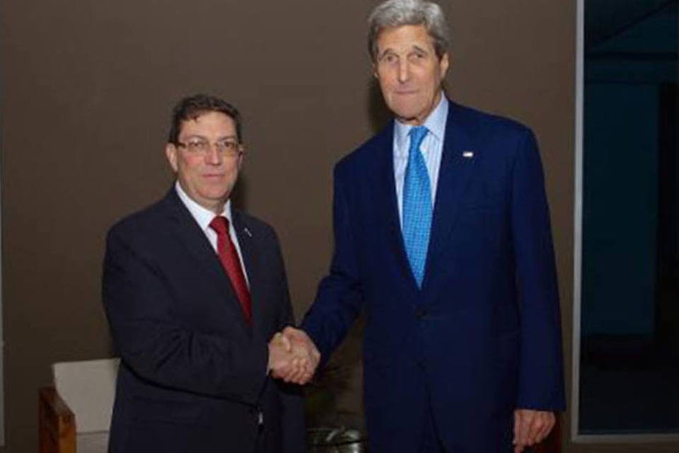 Kerry e chanceler cubano mantêm reunião histórica no Panamá