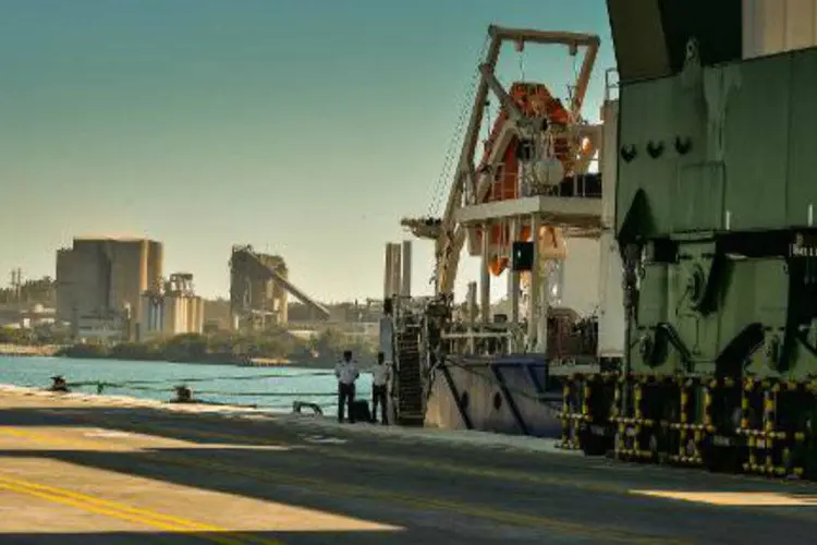 
	O porto Mariel, em Havana, foi constru&iacute;do com cr&eacute;ditos concedidos pelo Brasil.
 (AFP/ Adalberto Roque)