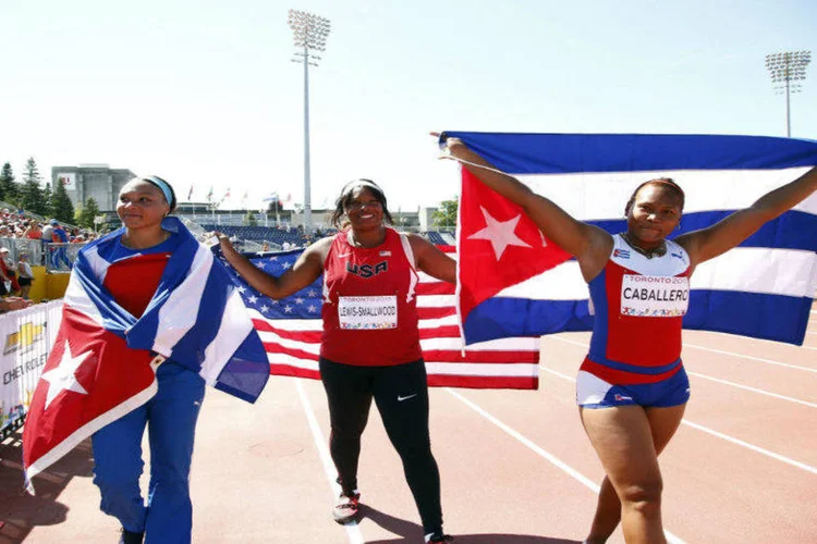 
	Atletas cubanas durante os jogos: deser&ccedil;&otilde;es podem ter sido causadas por temor de que fique mais dif&iacute;cil obter resid&ecirc;ncia nos EUA
 (Rob Schumacher/USA TODAY Sports)
