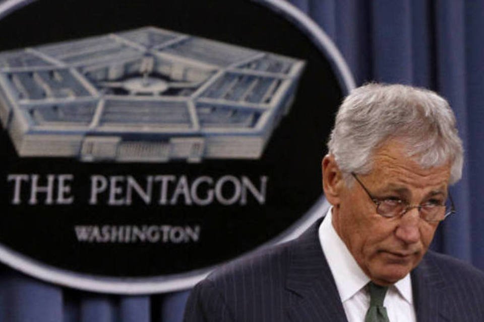 EUA estão repensando sobre armar rebeldes sírios, diz Hagel