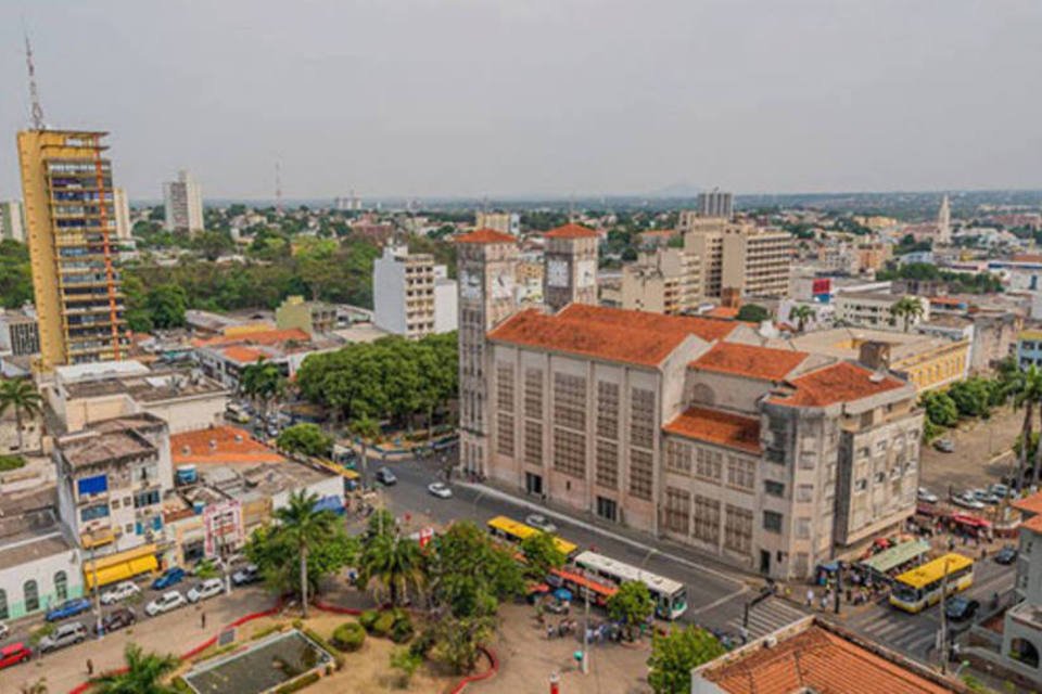 O hospital que atolou no lamaçal