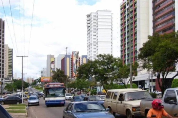 
	Cuiab&aacute;: al&eacute;m da capital, acontecem manifesta&ccedil;&otilde;es em mais dez cidade do interior de Mato Grosso
 (Mateus Hidalgo/Wikimedia Commons)