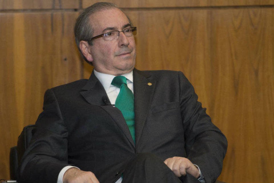 Cunha chama deputado de grande petista e depois se desculpa