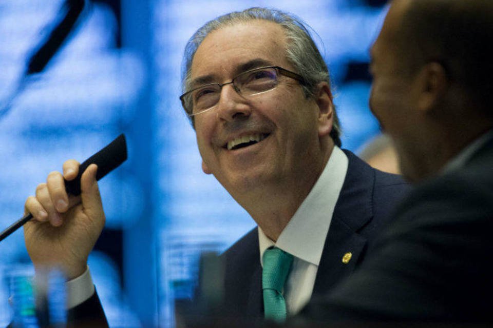 Cunha pede para fundador do PT ajustar pedido de impeachment