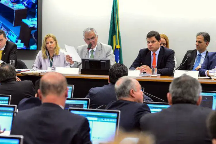 
	Reuni&atilde;o do Conselho de &Eacute;tica para votar parecer contra Eduardo Cunha
 (Valter Campanato/Agência Brasil)