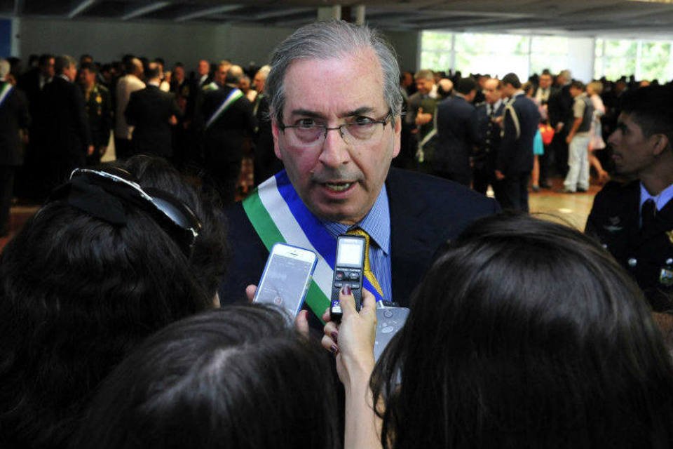 Aliança de PMDB com PT "está na CTI", diz Cunha