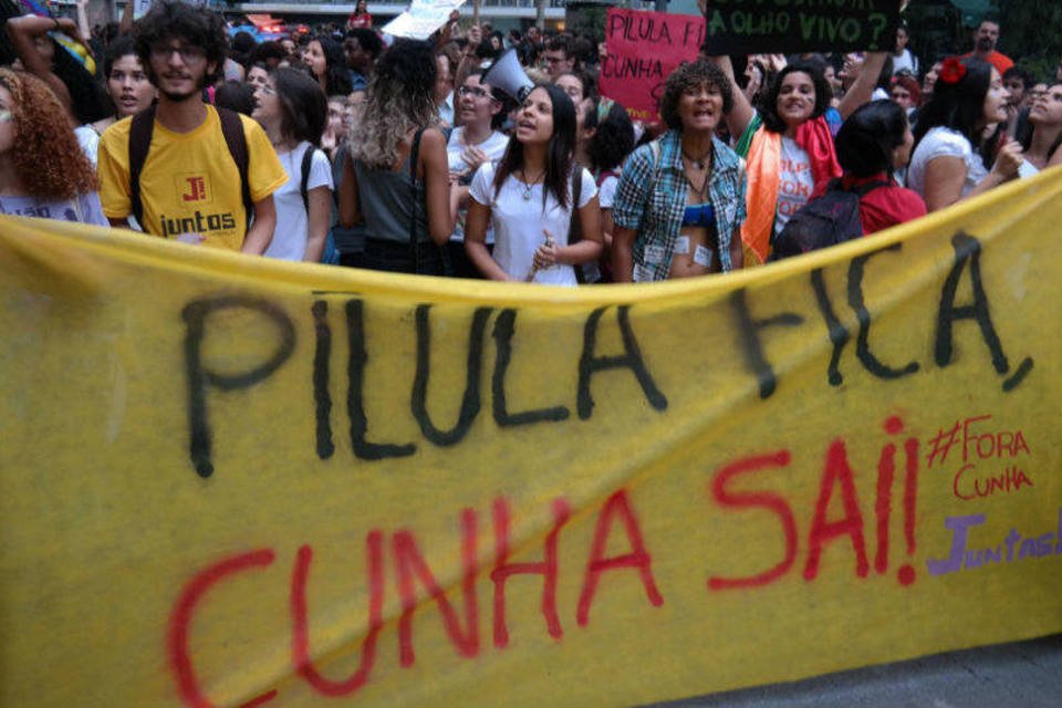 Defensoras latinas do aborto sofrem perseguição, denuncia AI