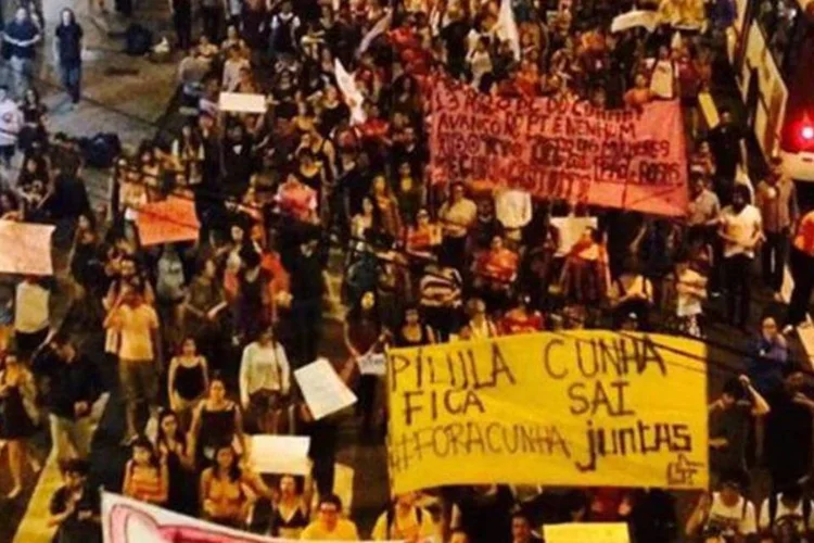 
	Manifestantes protestam contra Cunha e PL do aborto em S&atilde;o Paulo
 (Facebook/Juntos/Reprodução)