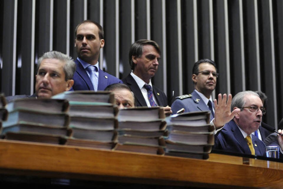 Debates na Câmara nesta sexta podem virar a noite