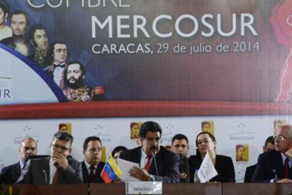 Nicolas Maduro, presidente da Venezuela, faz discurso durante a cúpula do Mercosul em Caracas (Leo Ramirez/AFP)